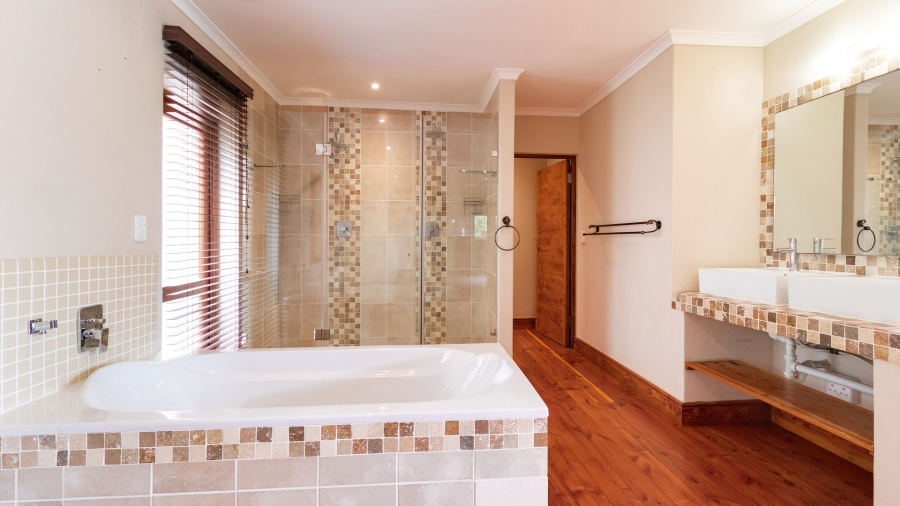 6 Bedroom Property for Sale in Tre Donne Estate Western Cape